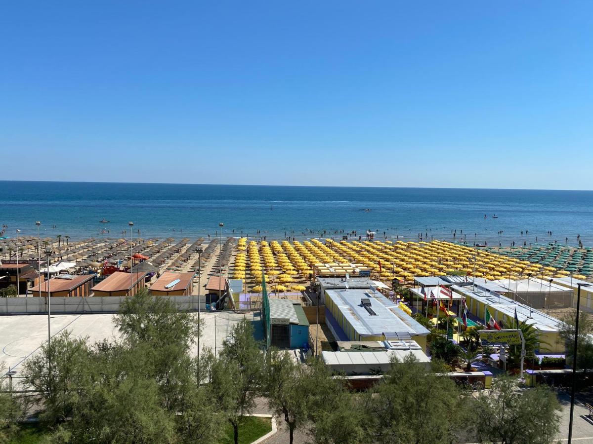 Hotel Nettuno Pesaro Eksteriør bilde