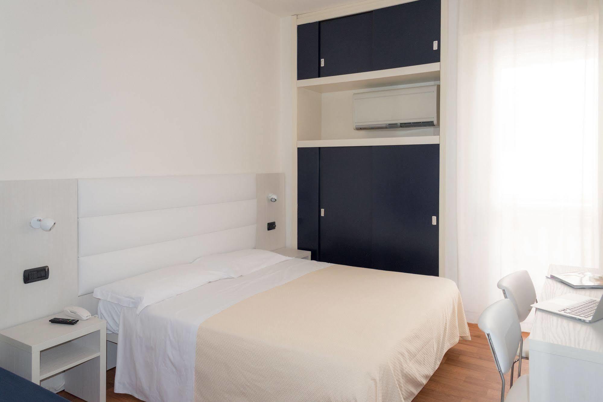 Hotel Nettuno Pesaro Eksteriør bilde