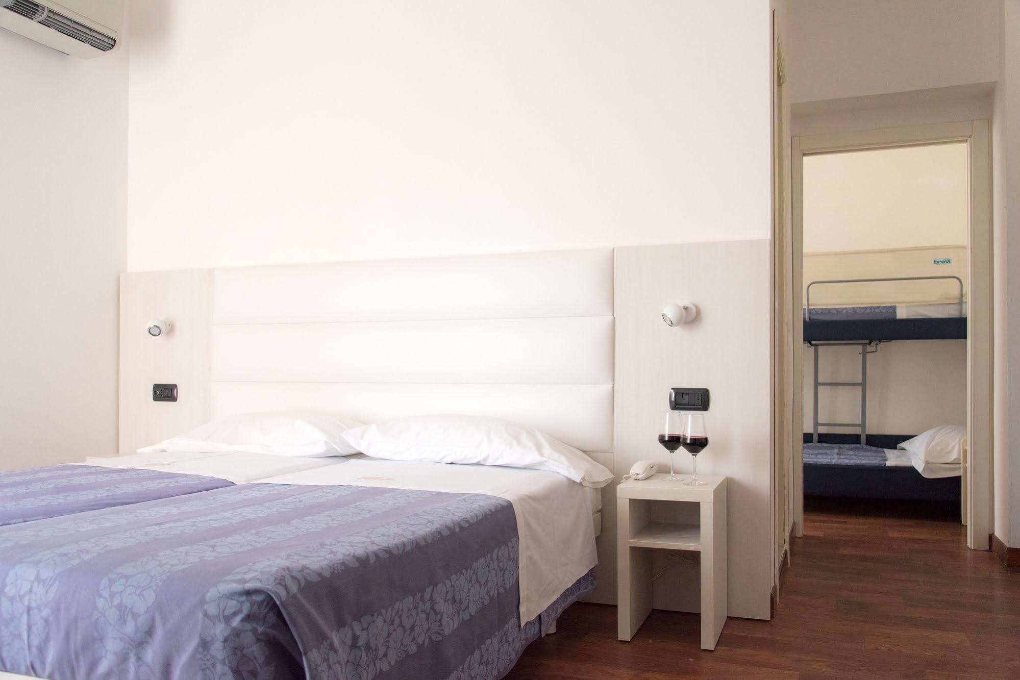 Hotel Nettuno Pesaro Eksteriør bilde