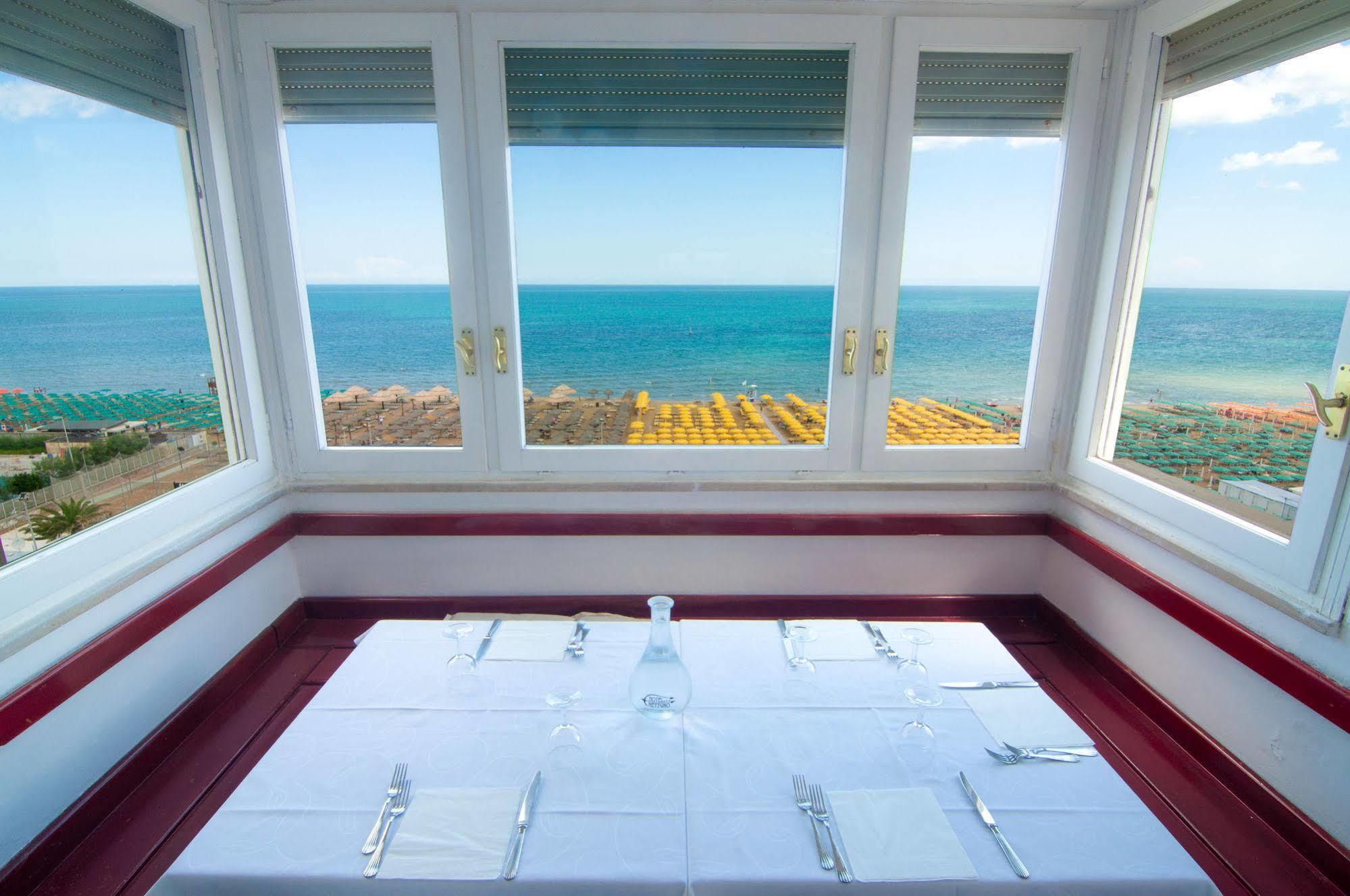 Hotel Nettuno Pesaro Eksteriør bilde
